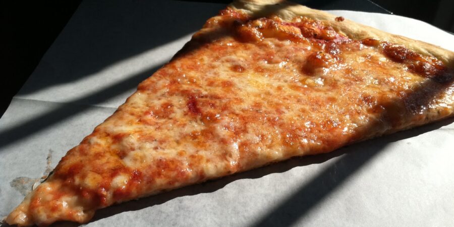 PLAIN NEAPOLITAN CHEESE PIZZA SLICE